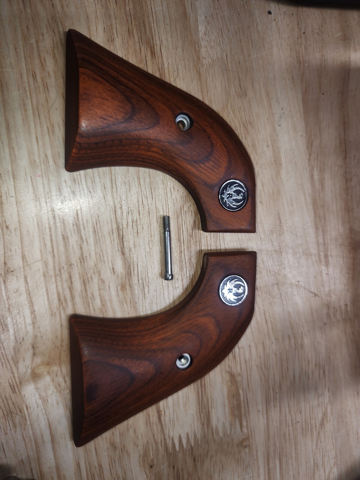 Ruger XR3-RED Laminated Rose Wood Grips Single Six Black Hawk Wrangler Vaquero