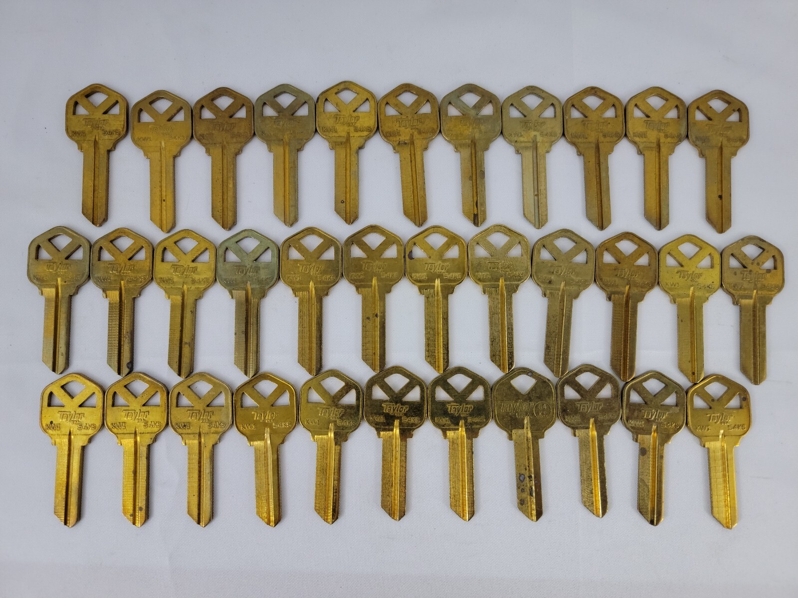 Vintage Lot of 34 Taylor Line KW1/54KS Blank Brass Keys