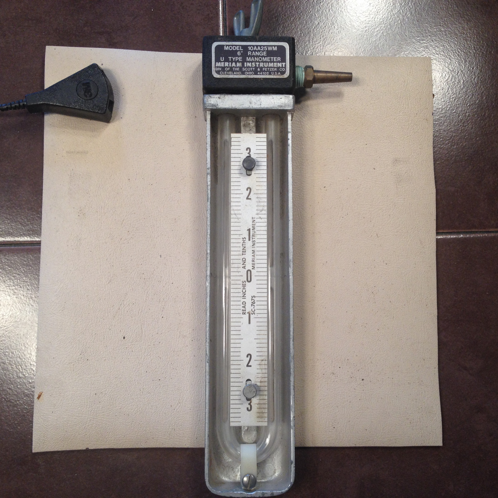 Meriam Instrument U Type Manometer 6" Range Model 10AA25WM .