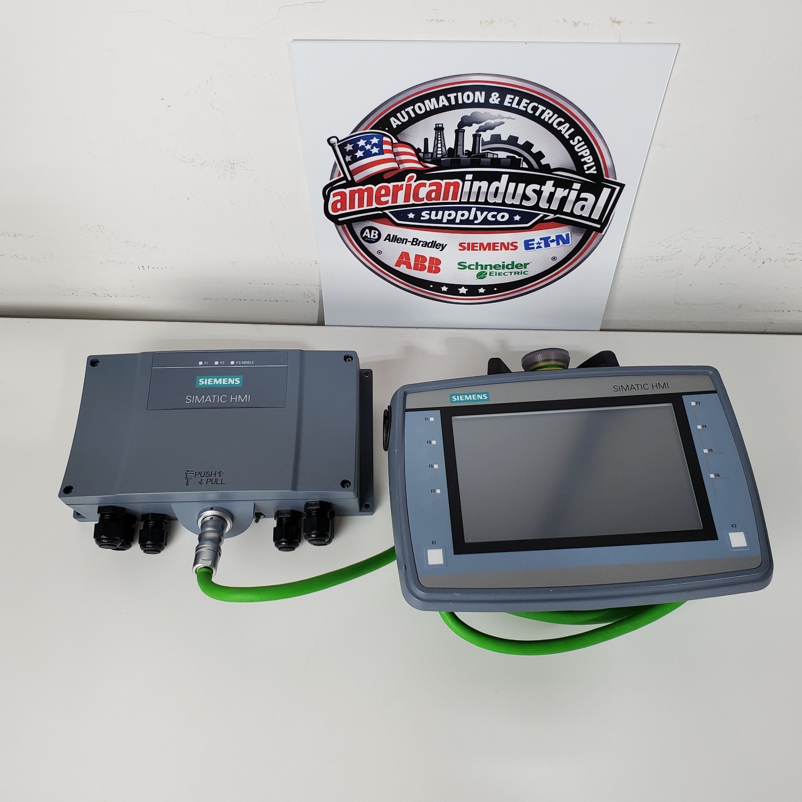 Siemens SIMATIC HMI KTP700F Mobile 6AV2125-2GB23-0AX0 + Connection Box 2AE13