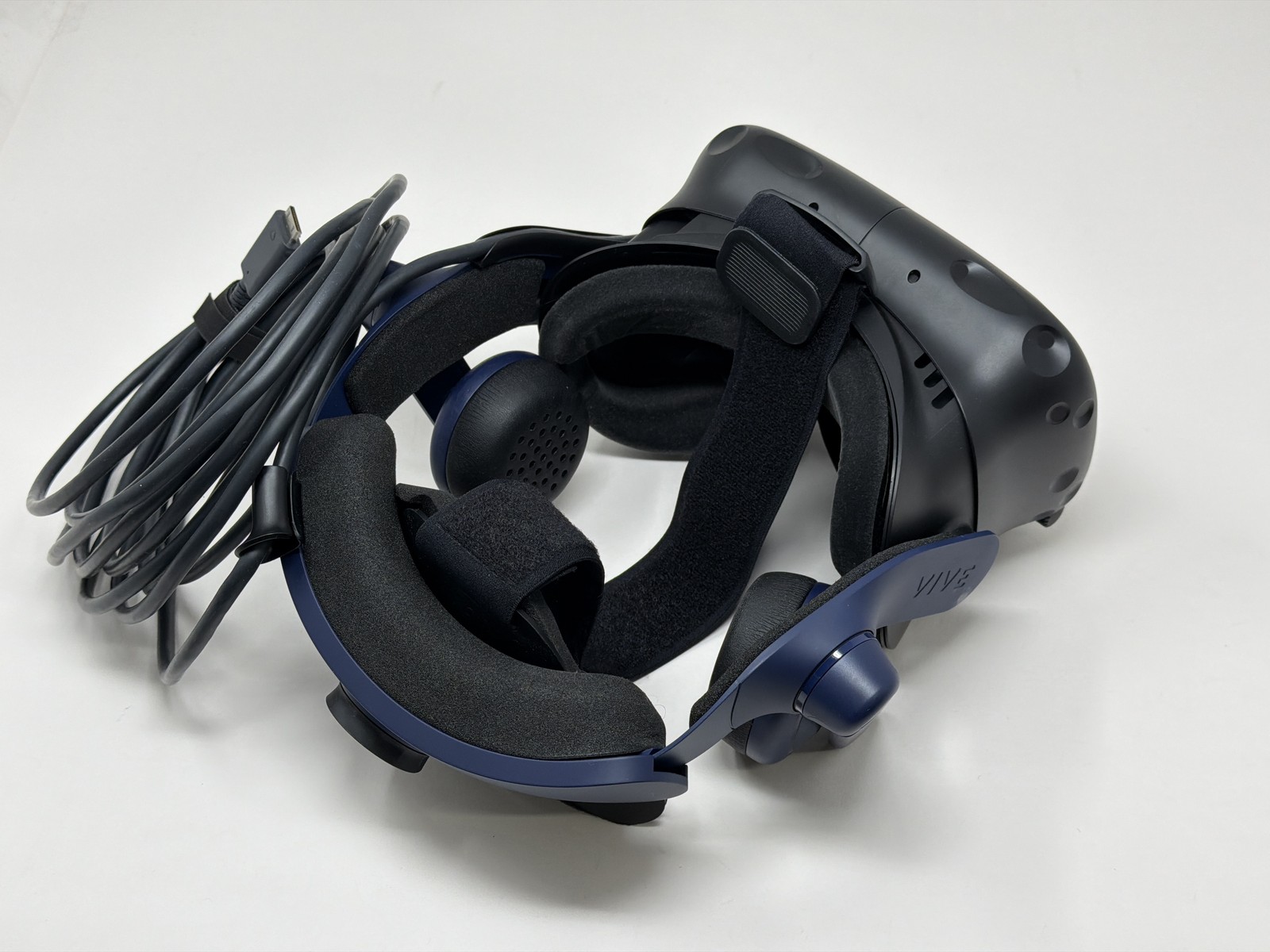 HTC VIVE Pro 2 Virtual Reality System Headset Only Used