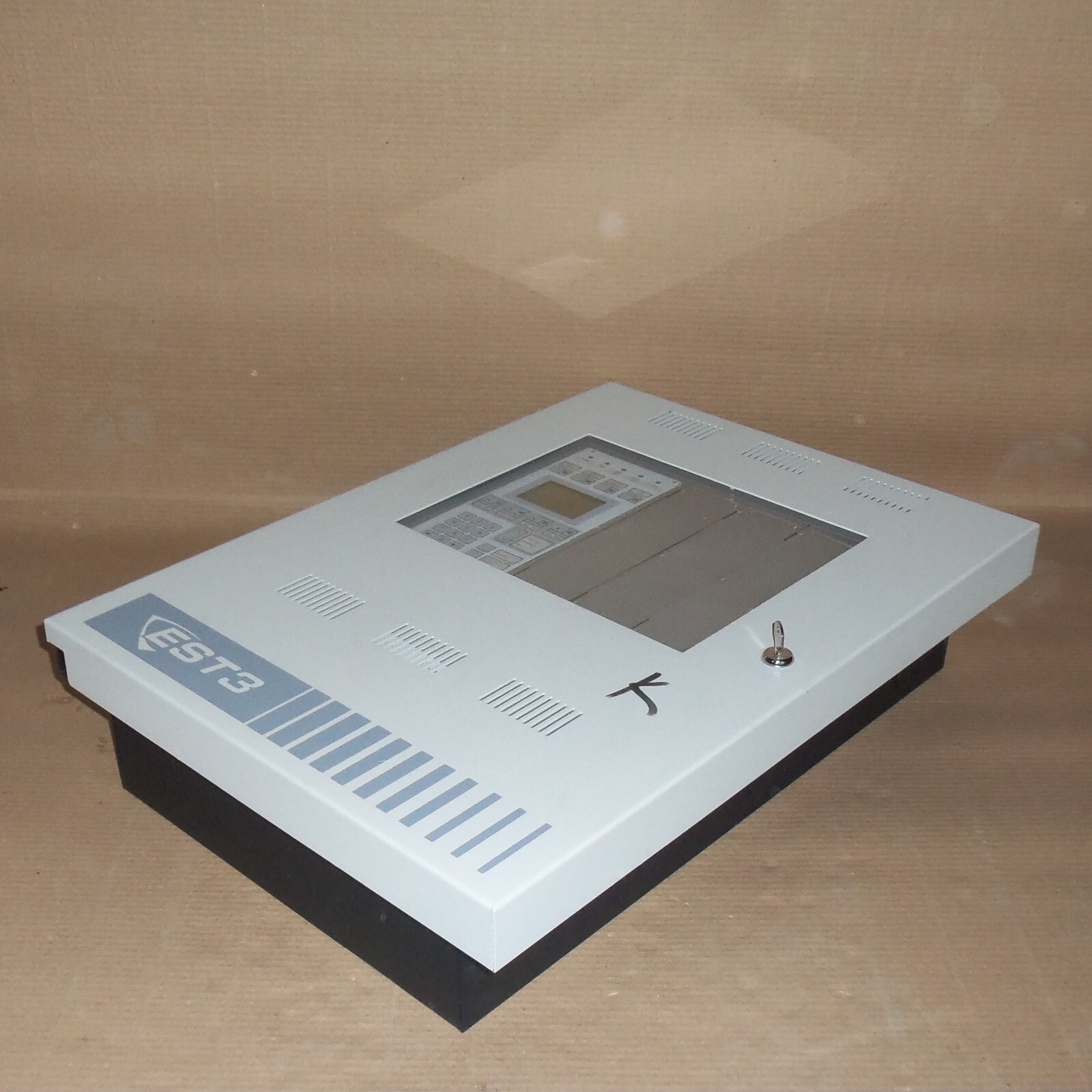 EDWARDS EST3 COMMERCIAL FIRE ALARM SECURITY EMERGENCY PANEL CONTROL UNIT W/ KEY