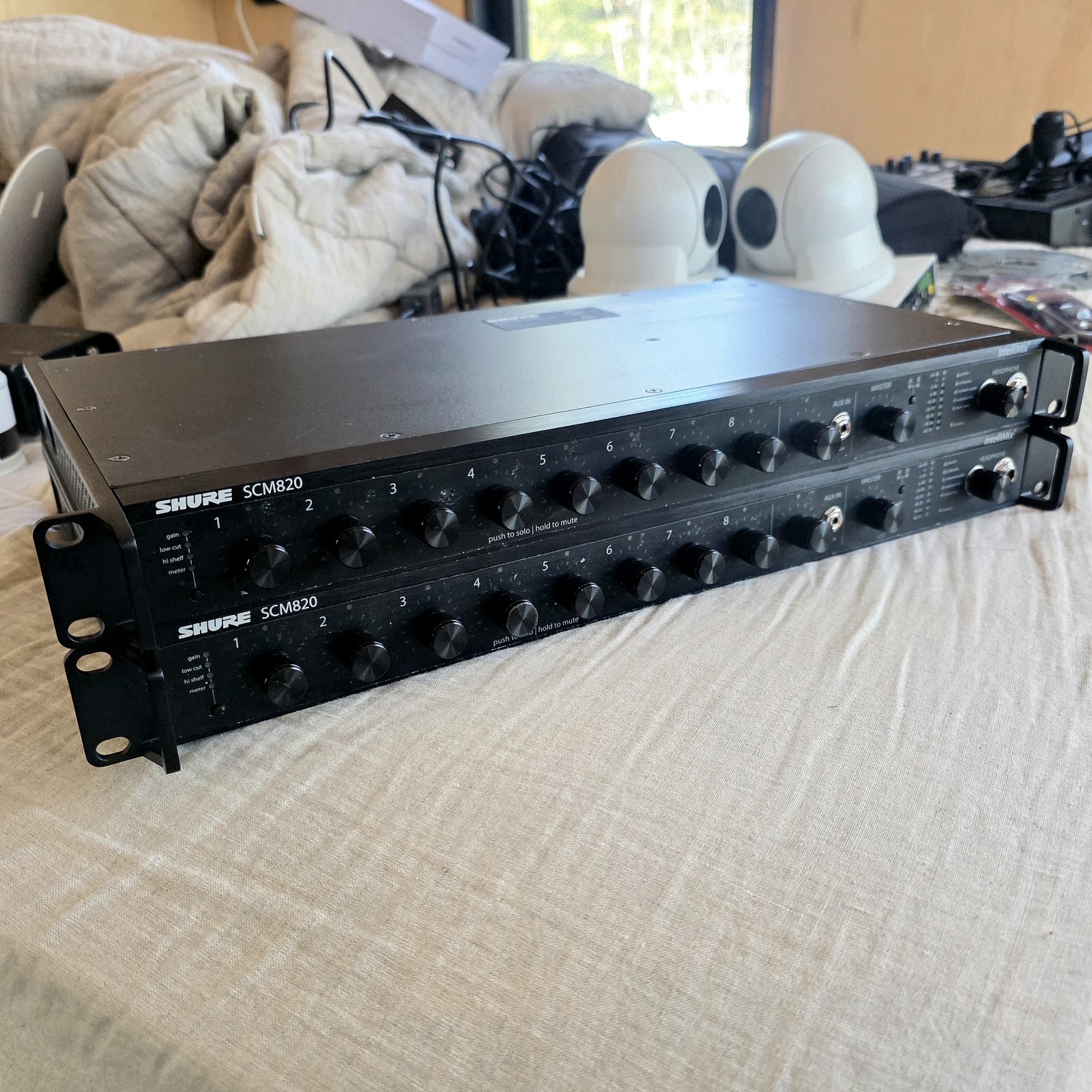 Shure SCM820-DAN (pair)