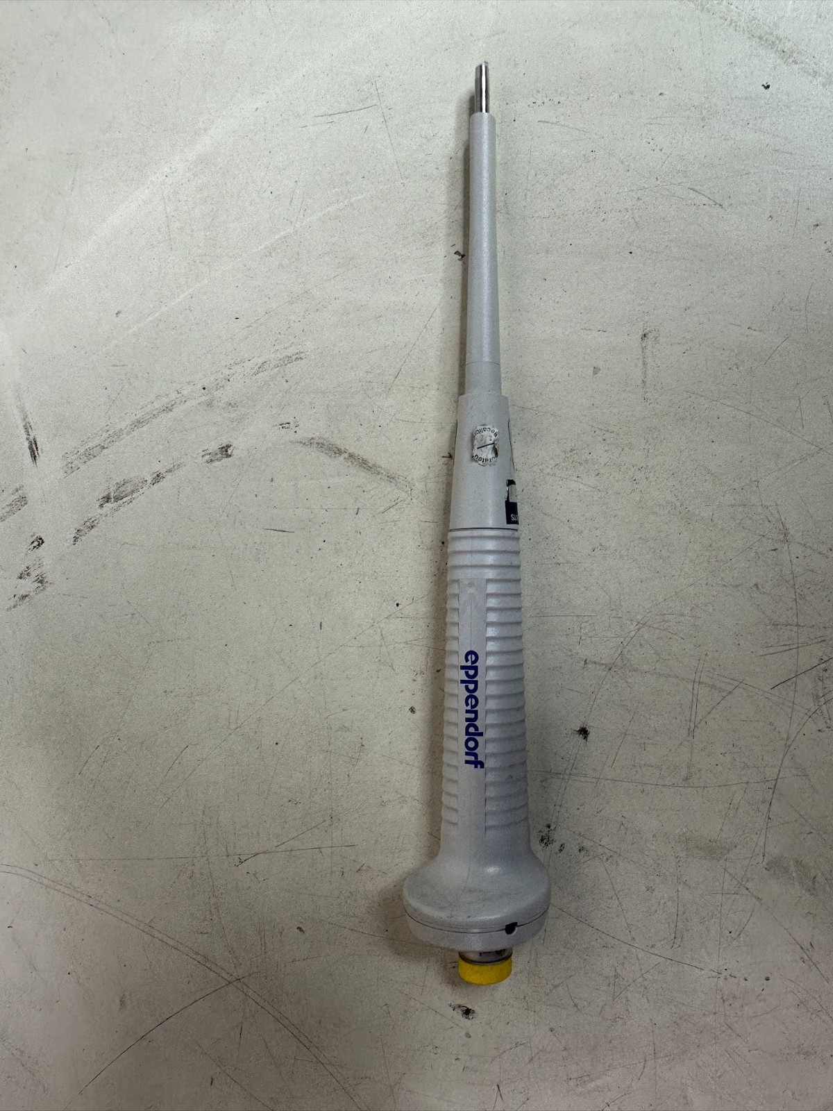 Eppendorf Adjustable Volume Single Channel Pipette, 10 - 100 uL