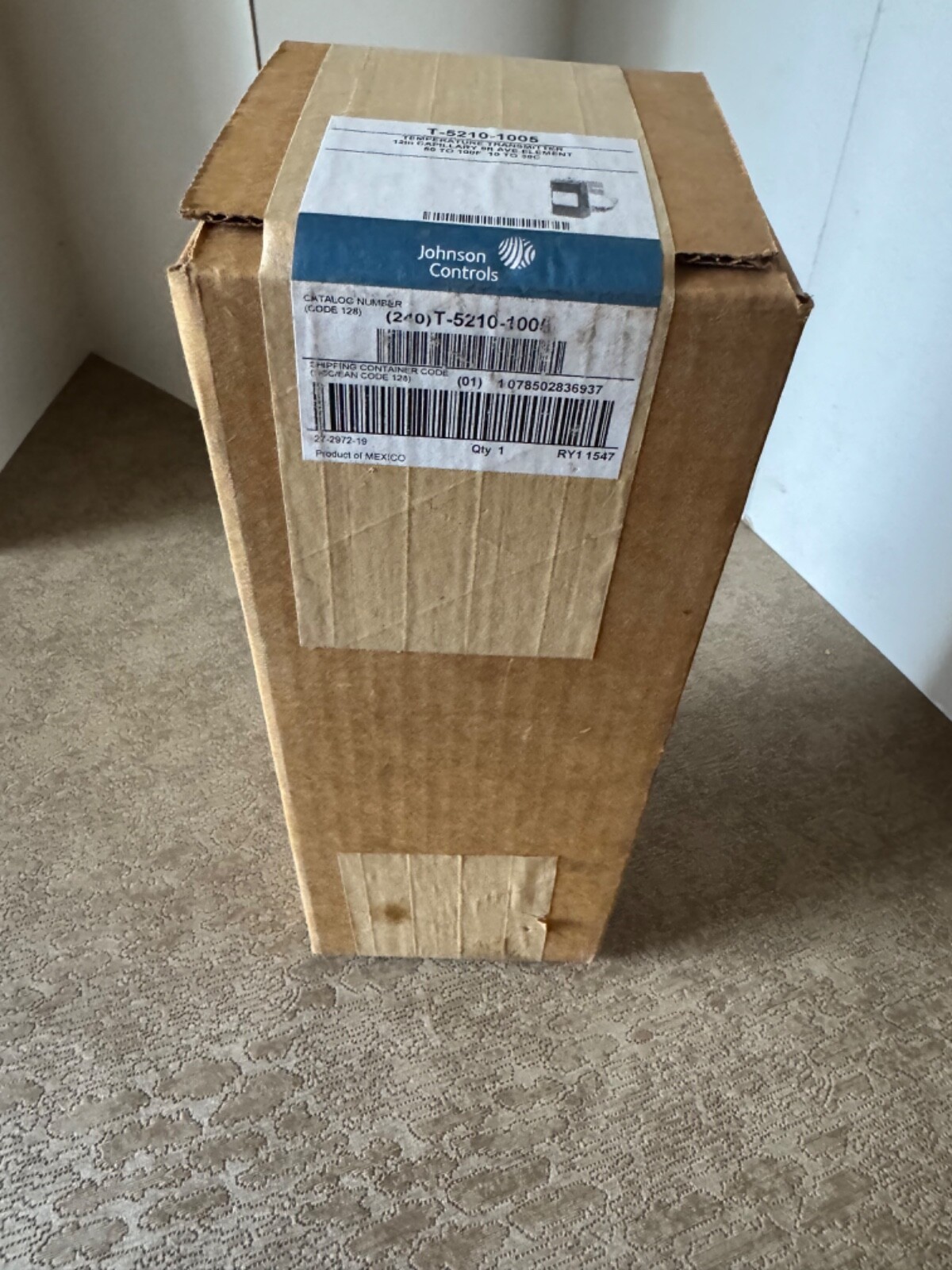 Johnson Controls T-5210-1005 Temperature Transmitter NEW SEALED BOX