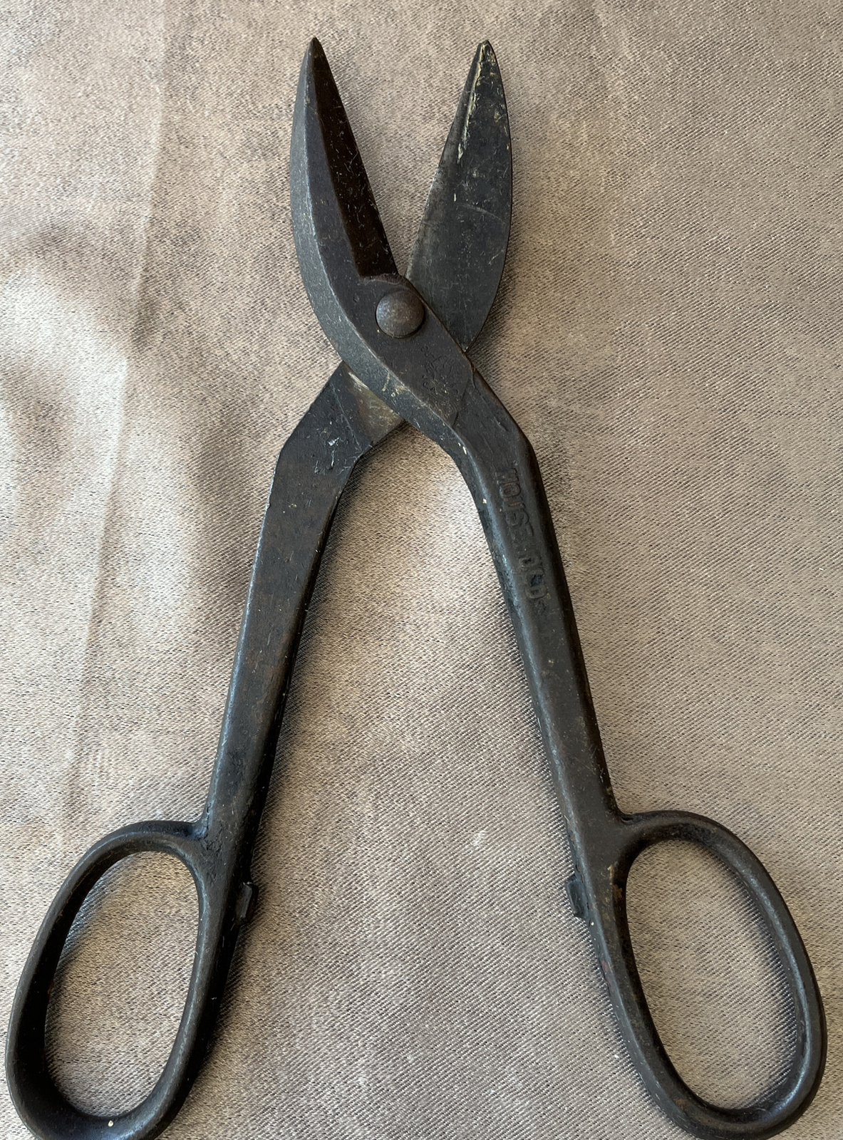 VINTAGE HOUSEHOLD 12”DROP FORGED SOLID STEEL TIN SNIPS