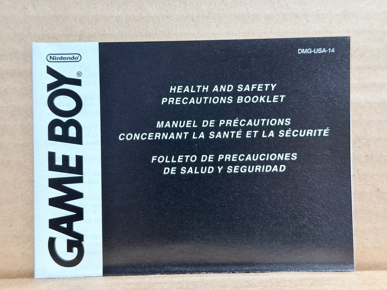 DMG-USA-14 Nintendo Game Boy Health & Safety Precautions Manual Used
