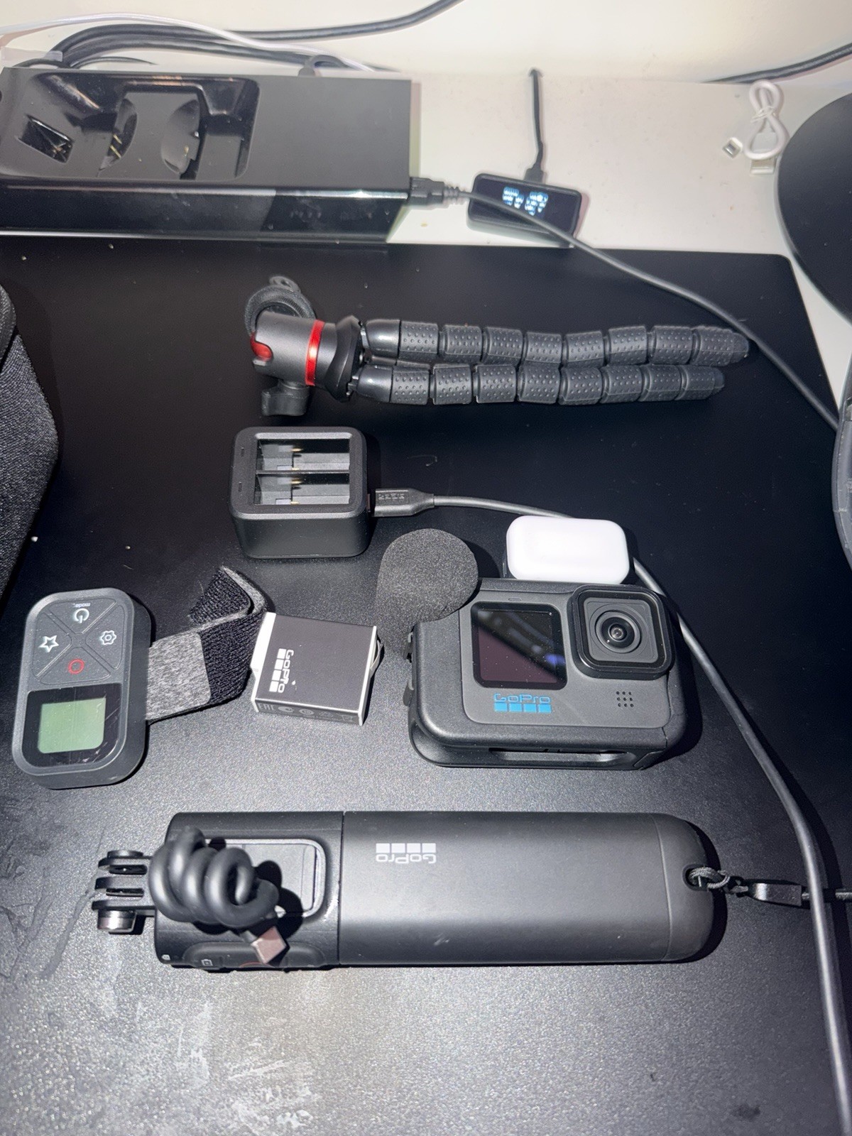 GoPro HERO 11 Black creator edition Bundle with Case, Tripod, Batteries, Mounts