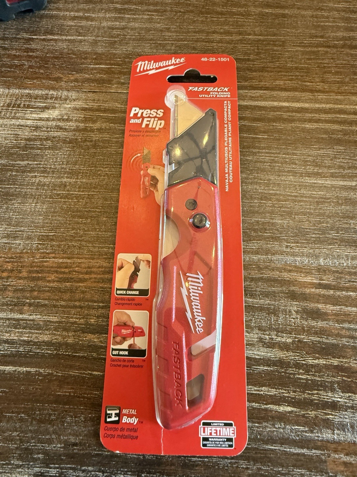 Milwaukee FASTBACK 48-22-1501 Press & Flip Folding Utility Knife Red/Black