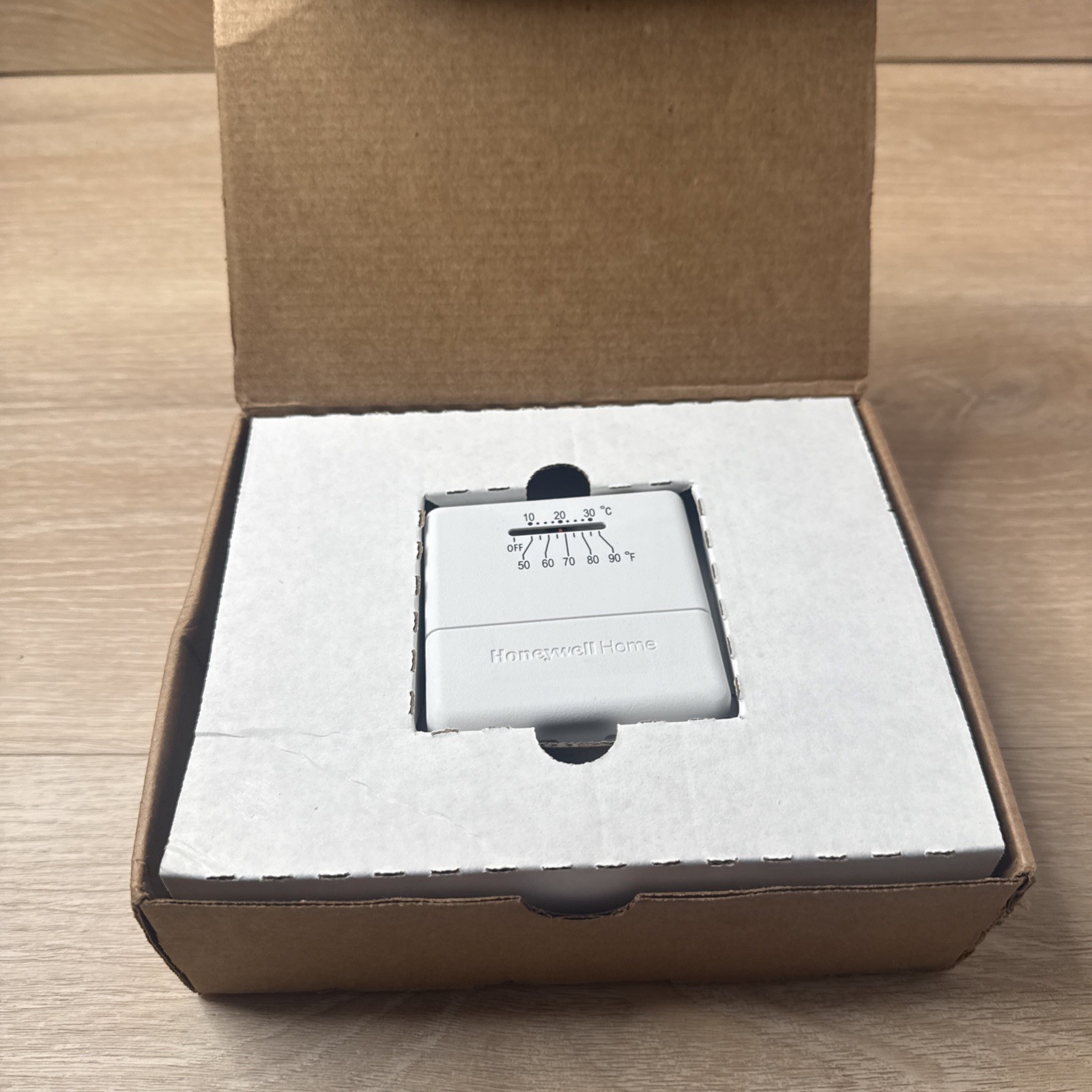 Economy Non-Programmable Thermostat with Microvolt 1H Single Stage Heating