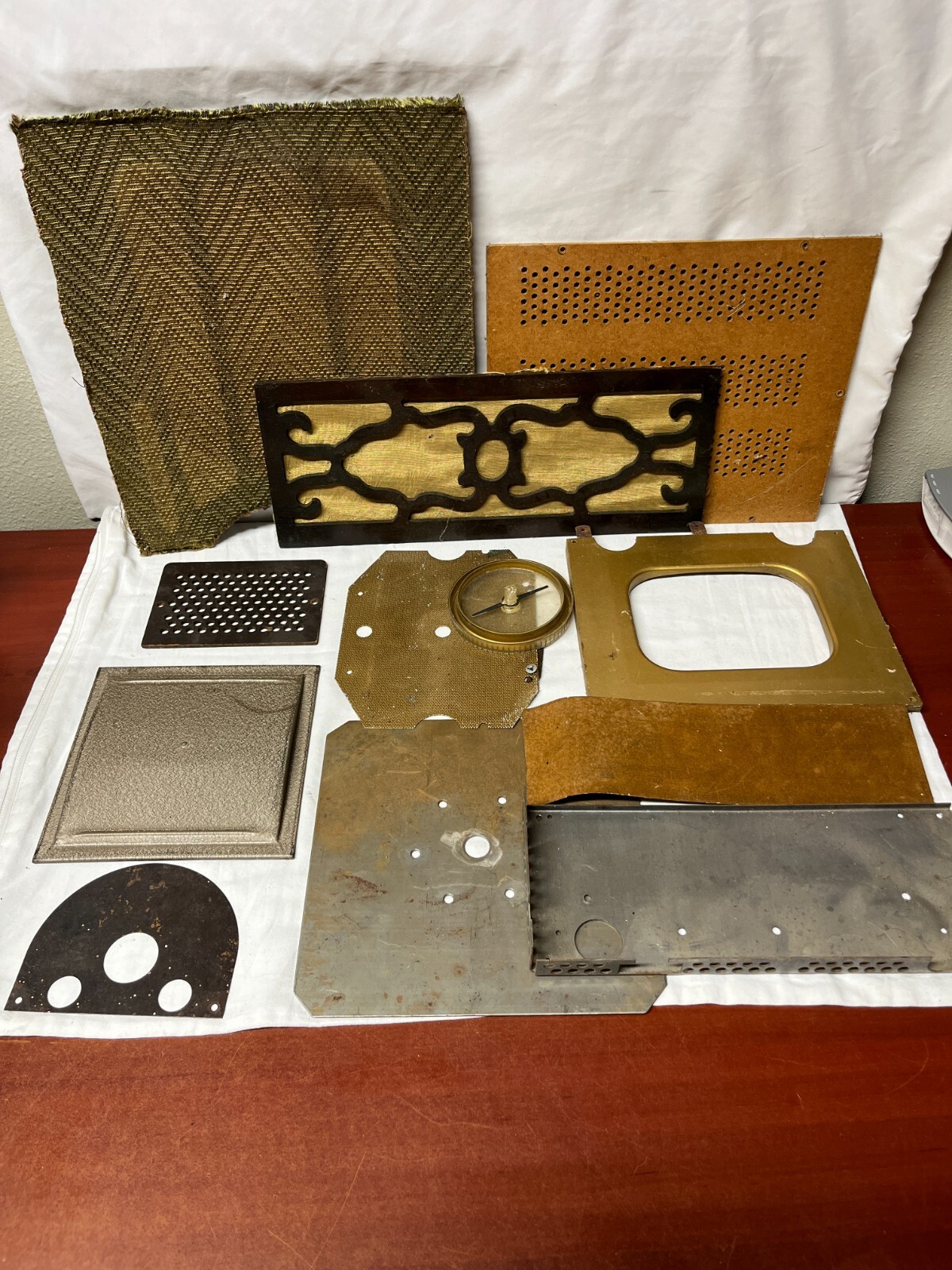 LOT OF MISCELLENIOUS TUBE RADIO PARTS