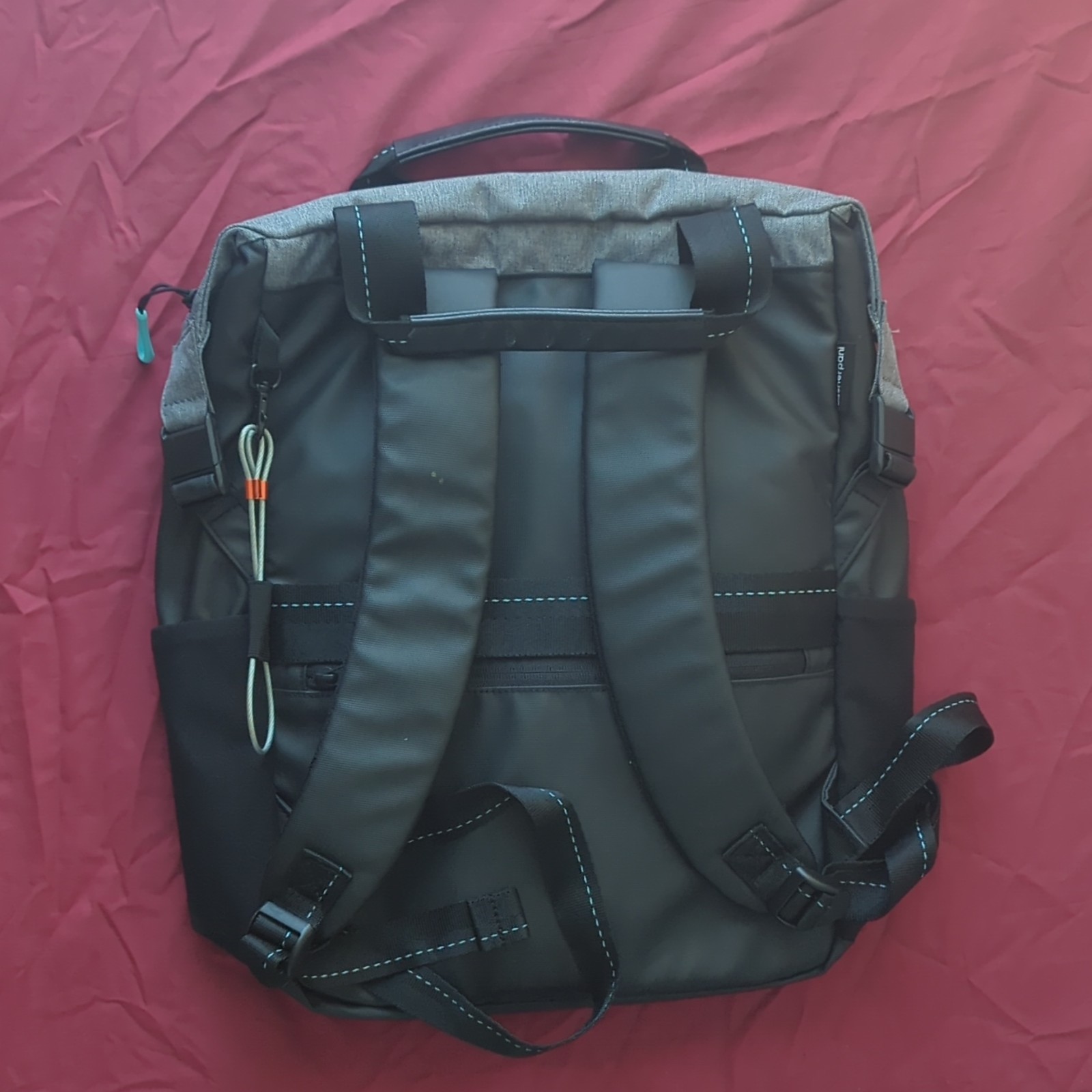Sherpani Gray/Black Hiking Backpack, Zipper Closure