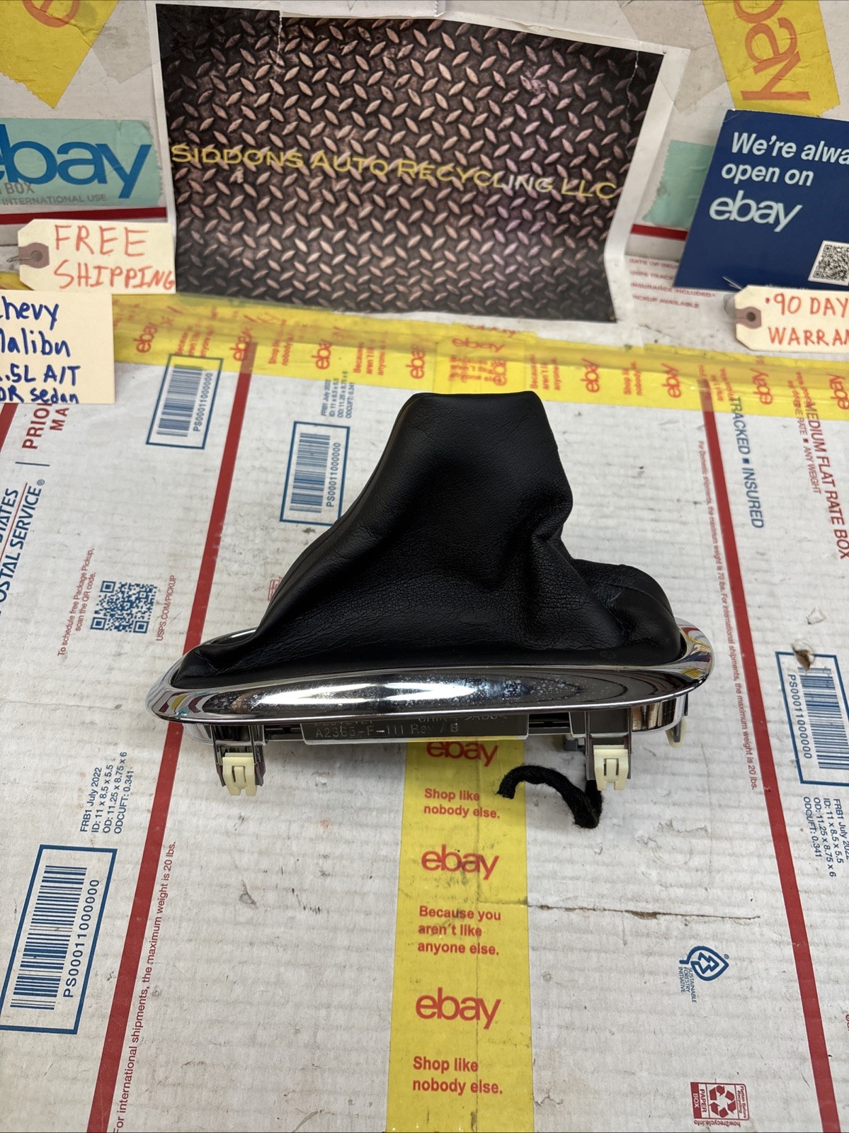 14-15 CHEVY MALIBU AUTOMATIC TRANSMISSION SHIFTER COVER BOOT & INDICATOR oem