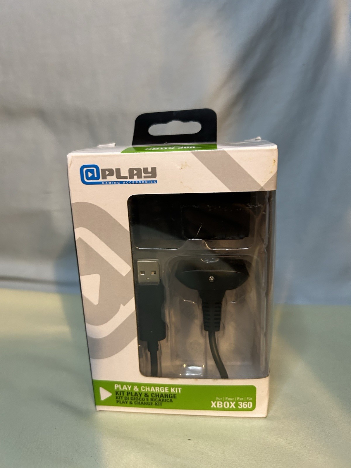 @Play (QPLAY) Xbox 360 Play & Charge Kit Rechargeable Battery New Sealed