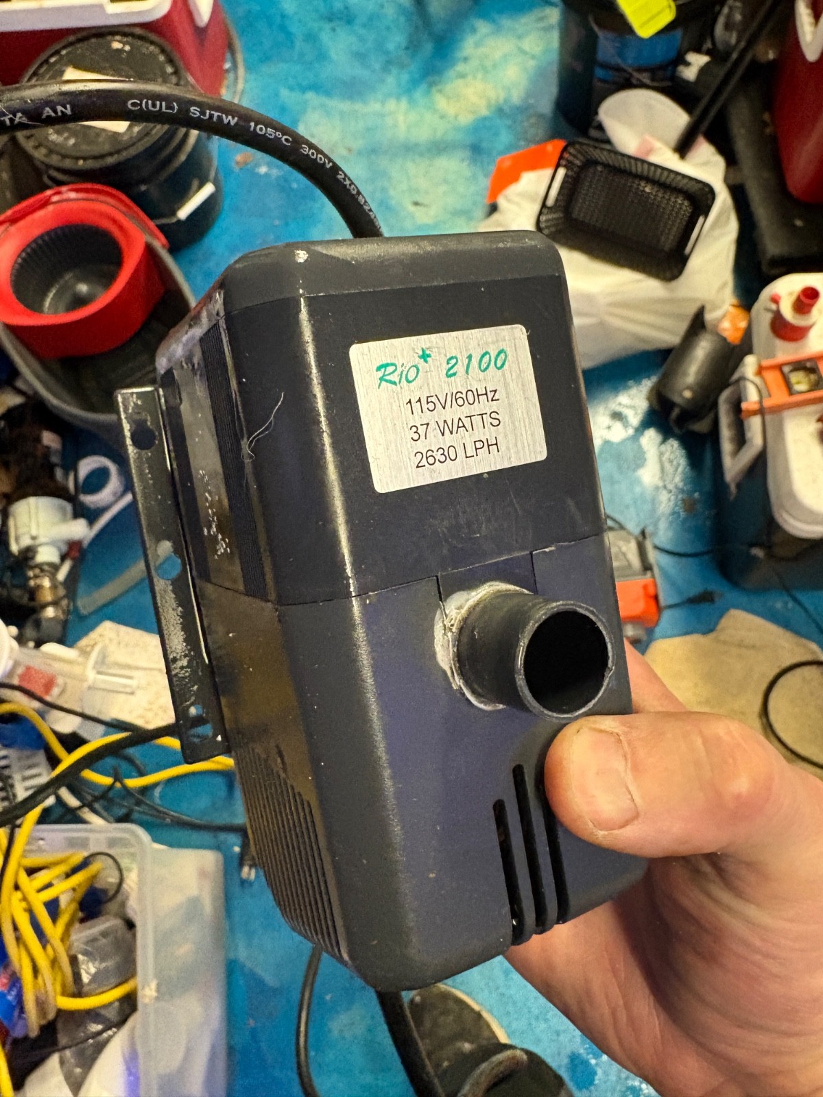rio+ 2100 aquarium pump