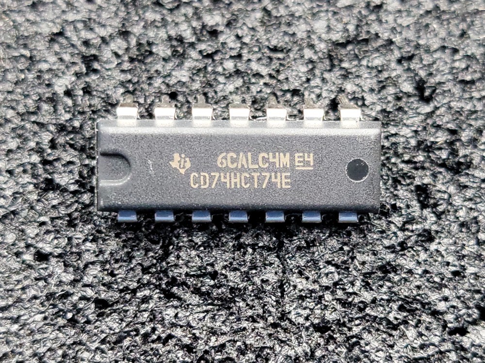 New (65pcs) CD74HCT74E TEXAS INSTRUMENTS IC Logic