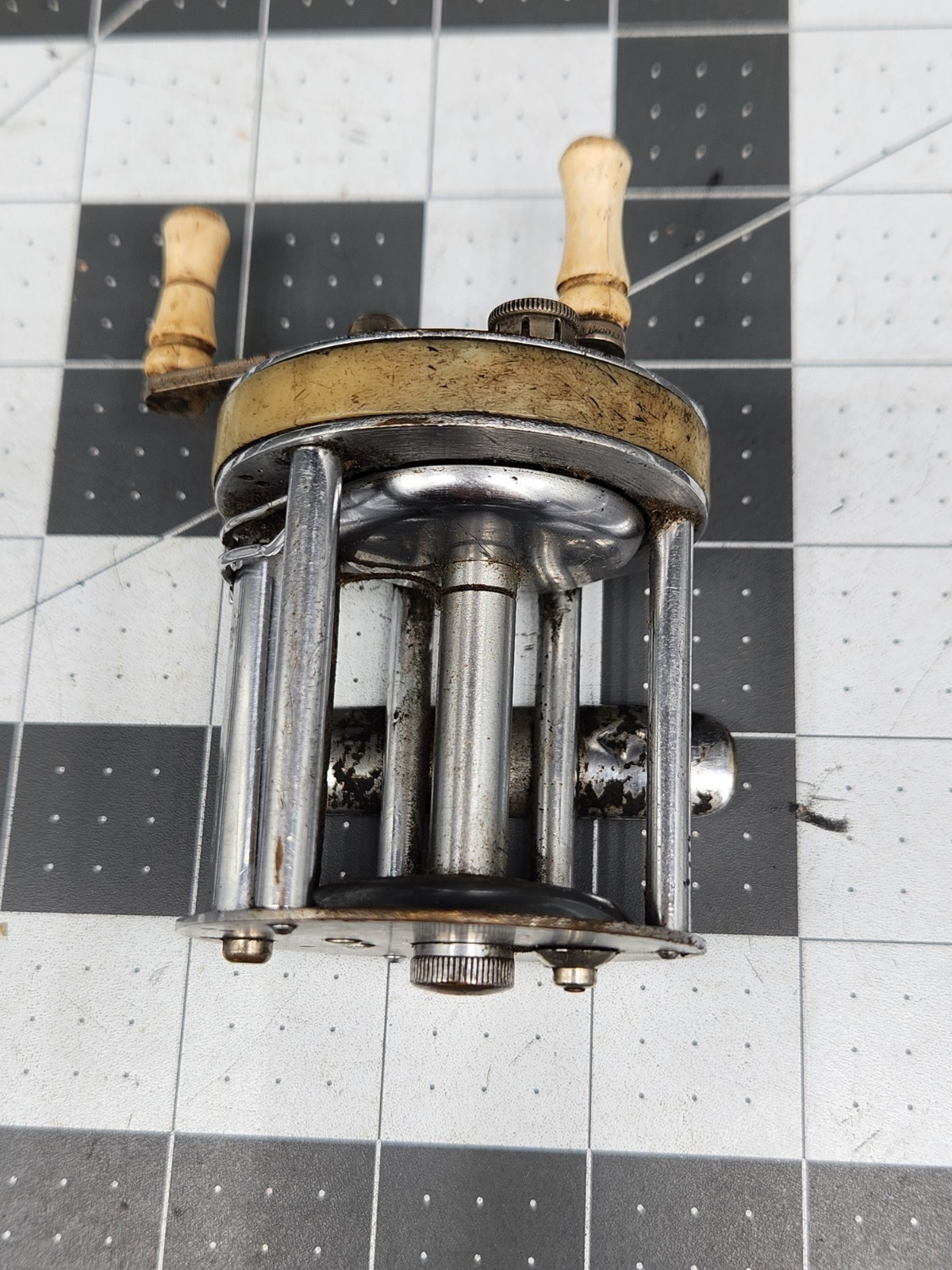 Vtg South Bend No 400 Model E Bait Casting Fishing Reel