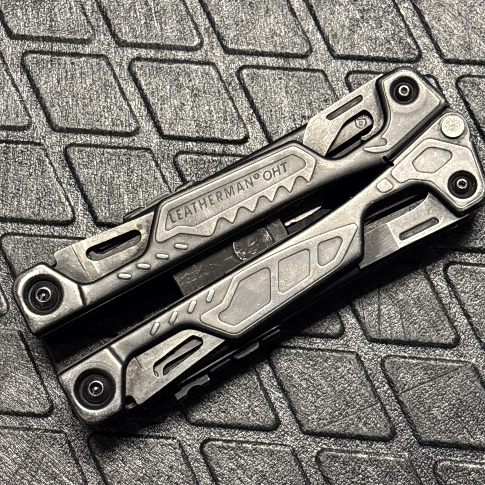 Leatherman OHT One Hand Tool Multitool - Black Oxide, Nice!