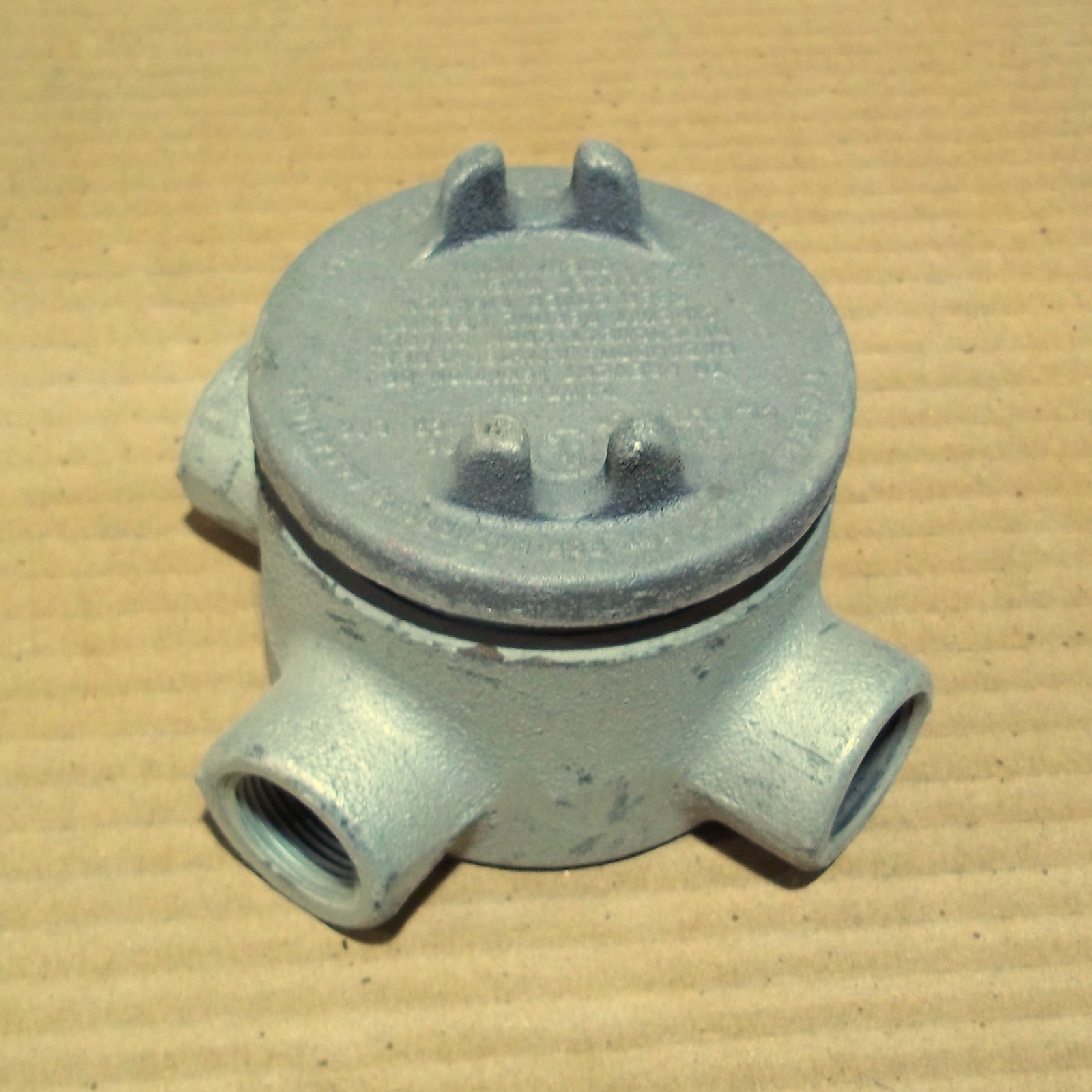 CROUSE HINDS EABT26 3/4" 3-WAY CONDUIT CONDULET BODY JUNCTION BOX W/ COVER LID