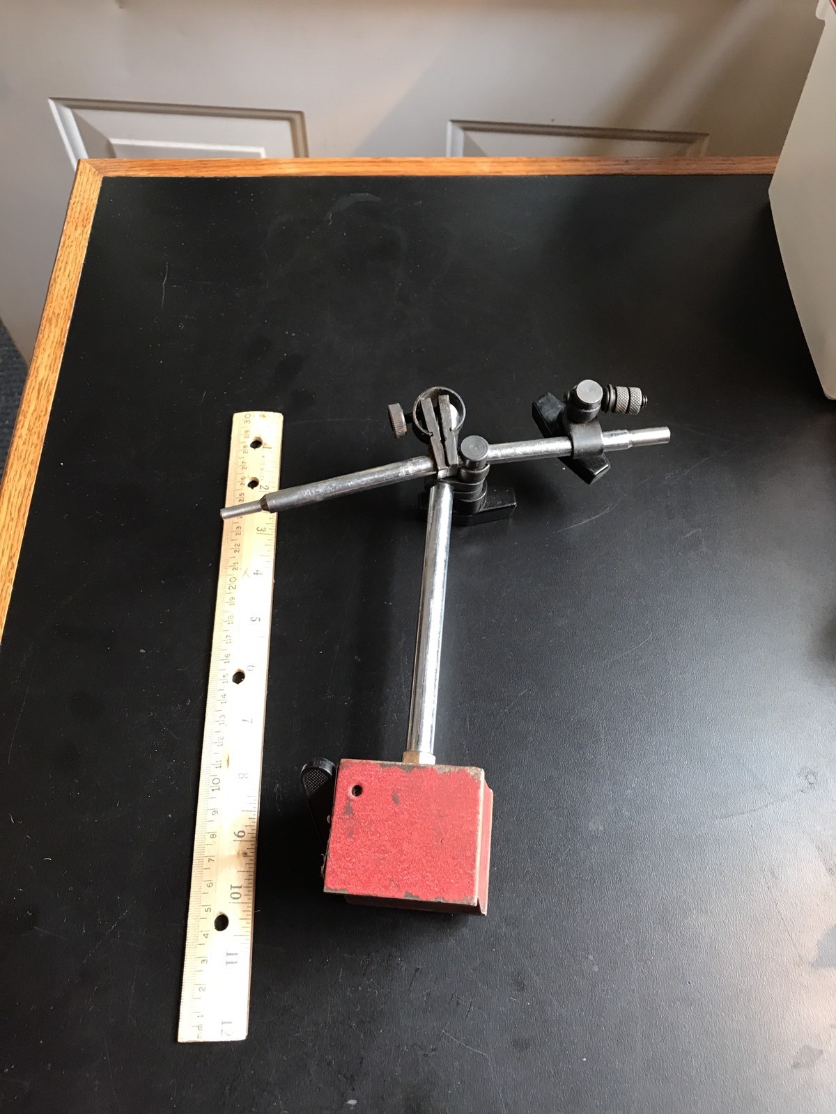 magnetic base