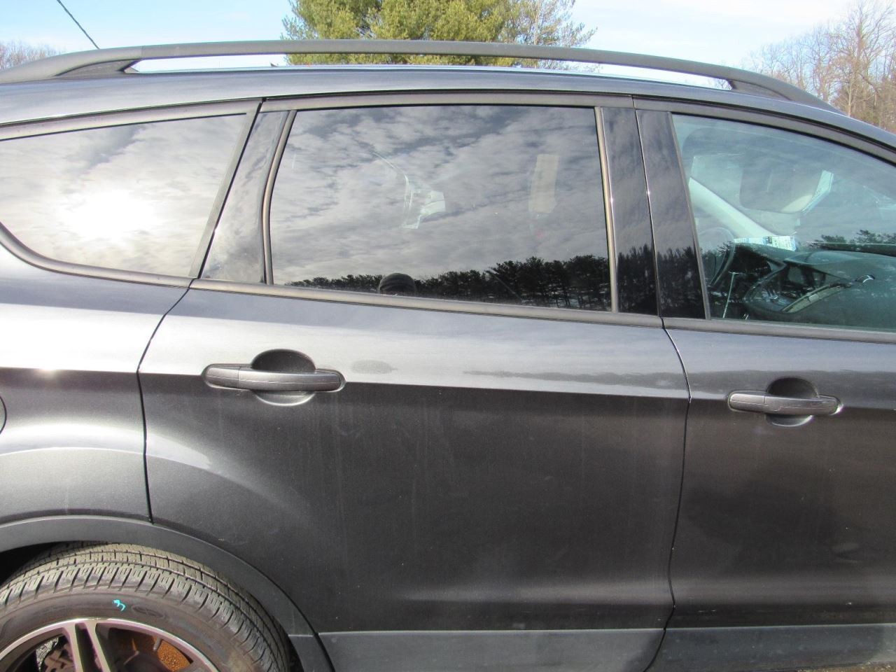 ESCAPE 2019 Glove Box 1027313