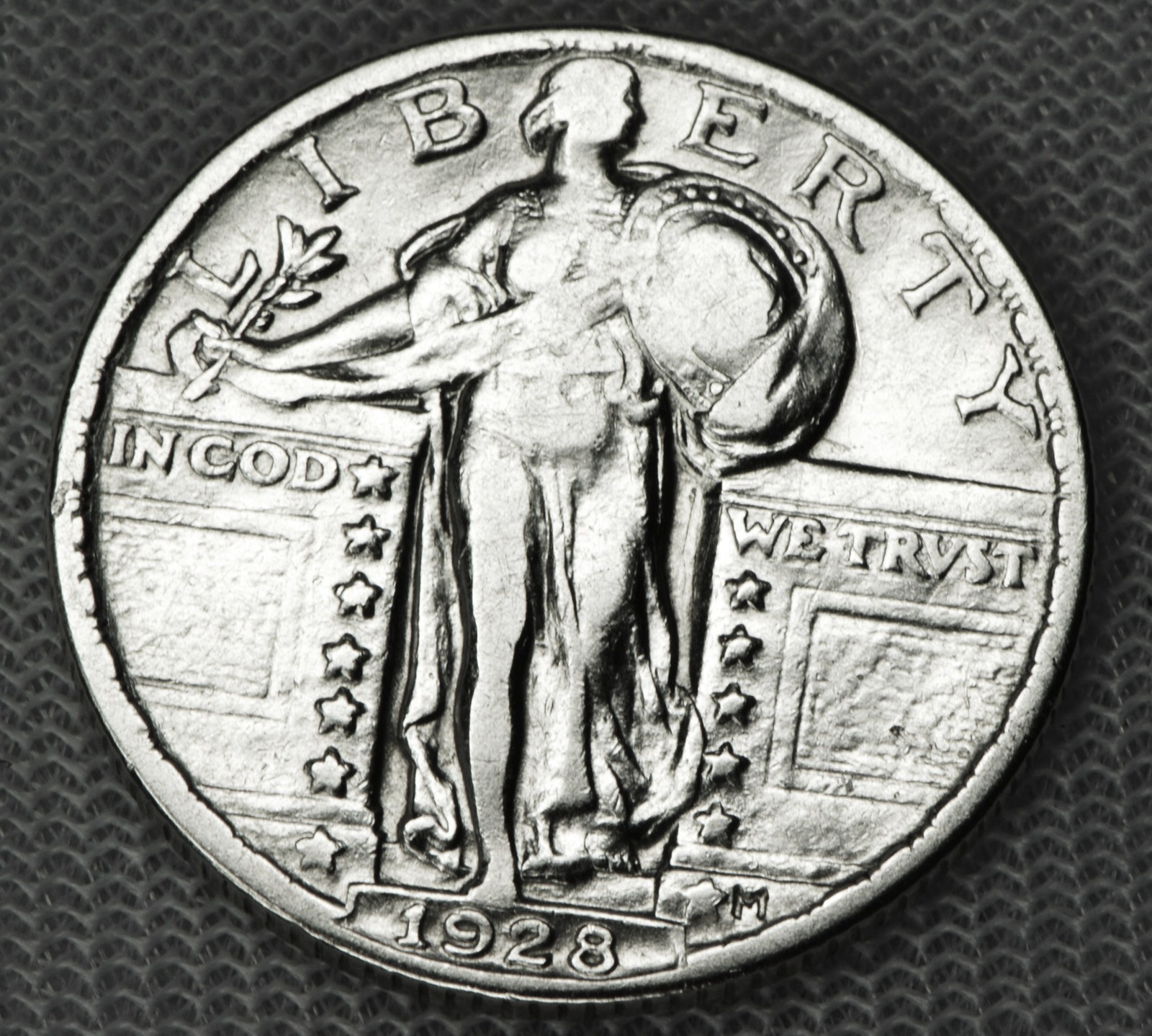 1928-p Standing Liberty Quarter.  High Grade  (Inventory A)
