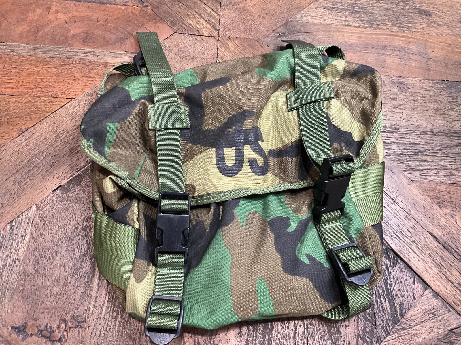 USGI Field Training Pack / Butt Pack Woodland M81 NEW OLD STOCK