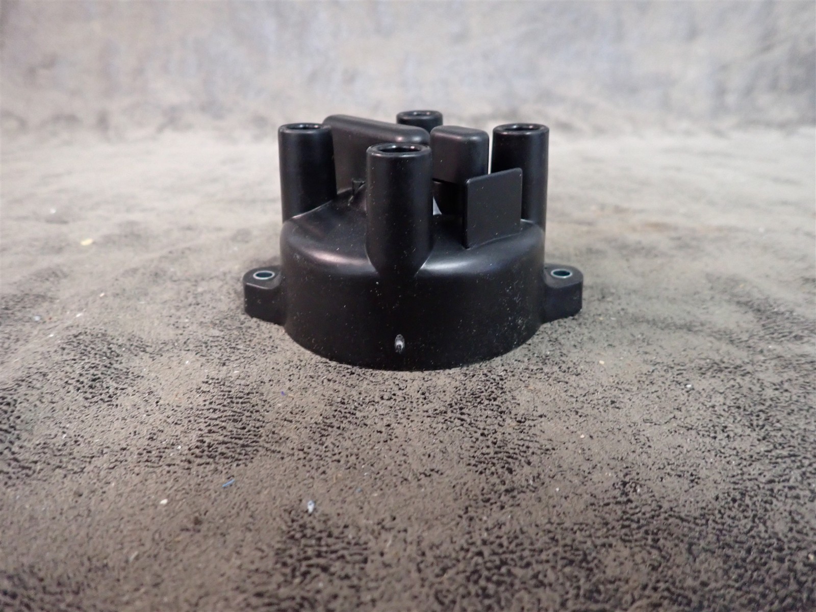 NEW WVE 5D1132 Distributor Cap (G216)