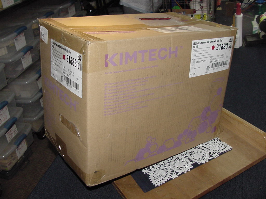 Case Kimtech 31683, Sterile A5 Cleanroom Boot Covers, Edge Vinyl, Small / Meduim