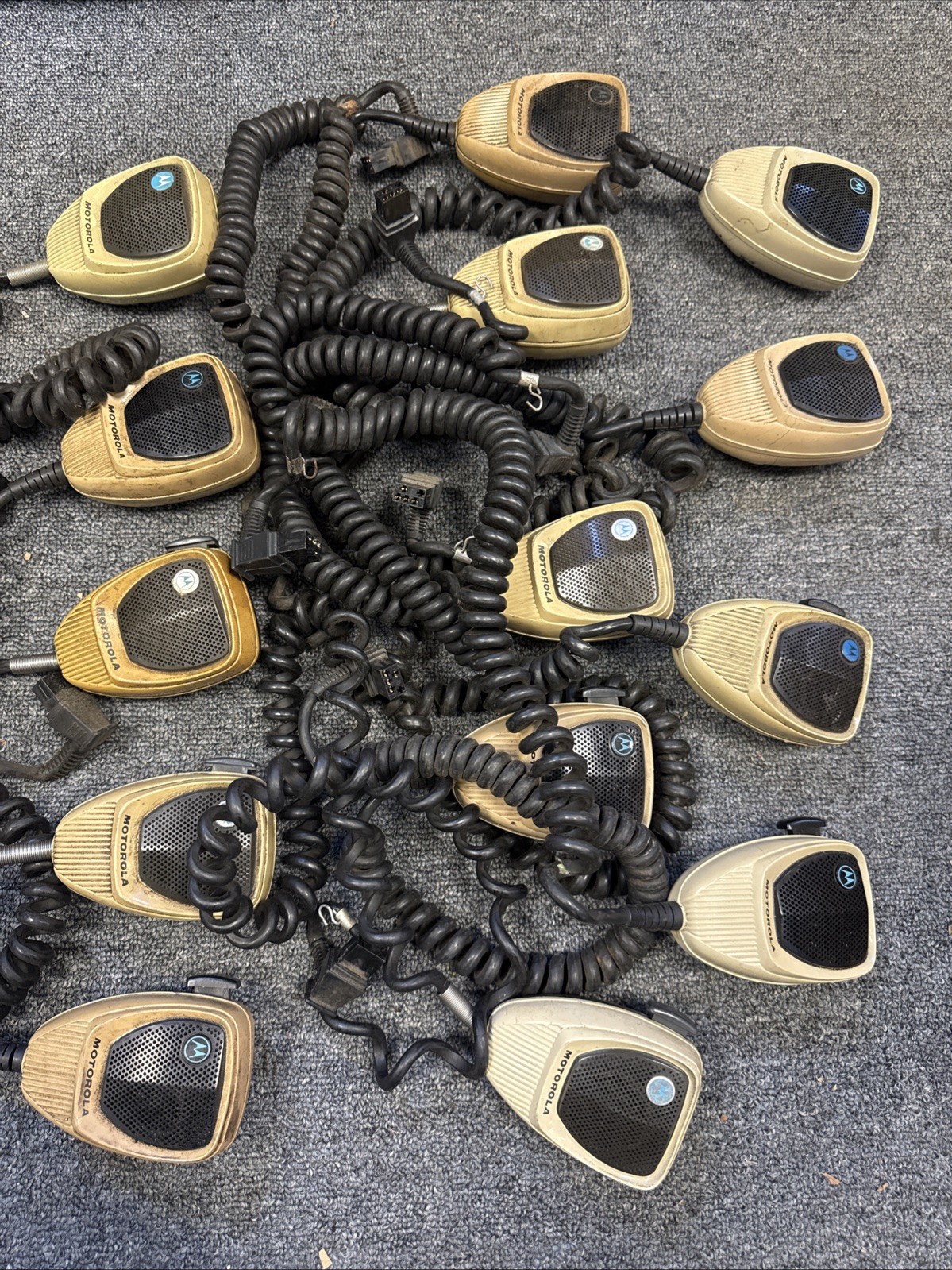 VINTAGE MOTOROLA Palm Microphones Mitrek  Lot Of 14 Hmn1015a