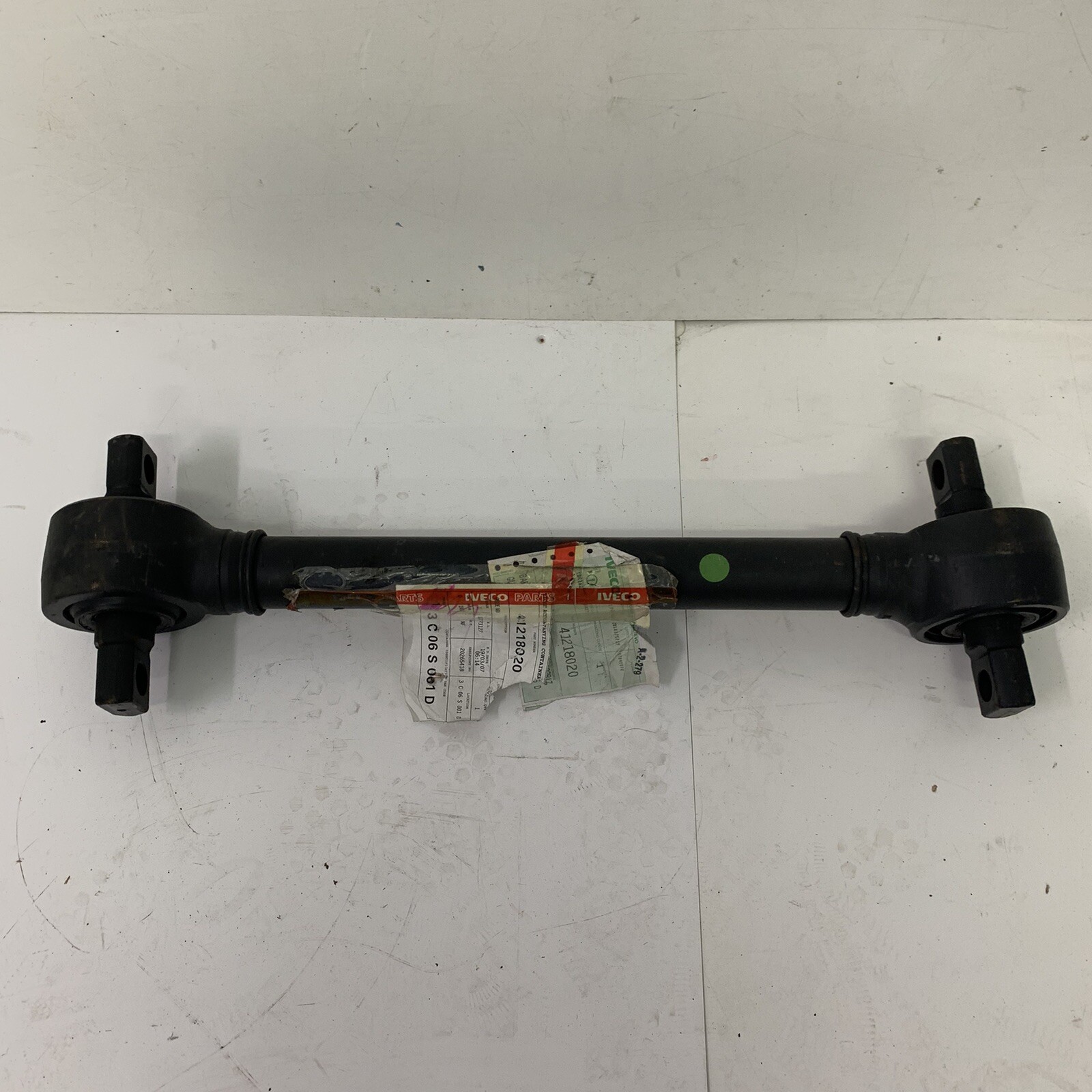 Genuine IVECO REACTION ROD 41218020 NEW