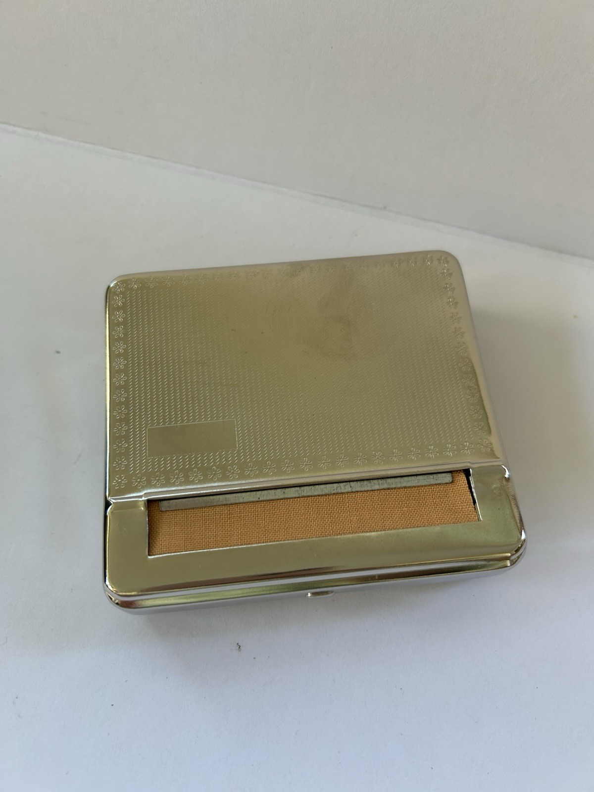 Automatic Tobacco Rolling Box Chrome Dotted Design