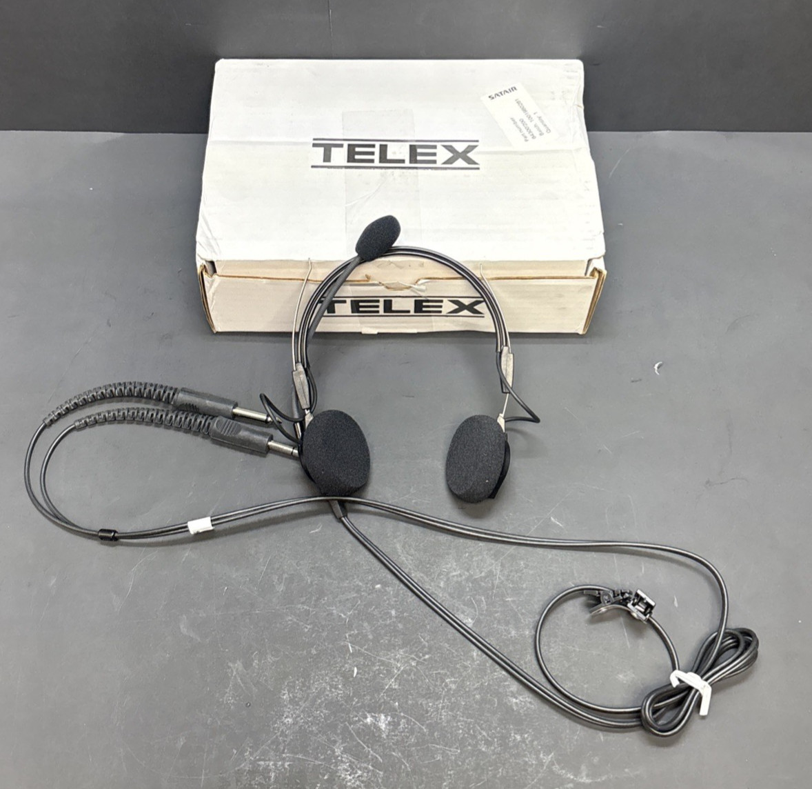 Telex Airman 750 Aviation Headset 64300-200 for Pilot Airplane Aircraft
