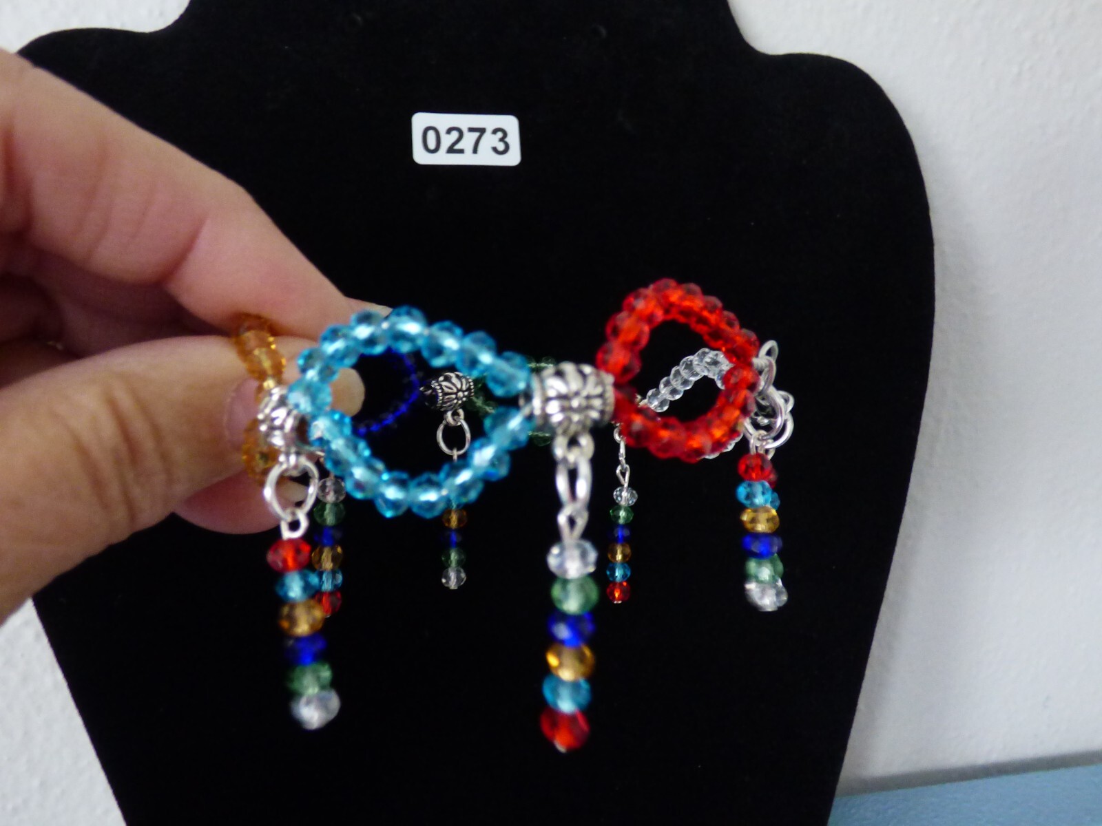 bracelet wire beads dangles rainbow lobster claw. 0273