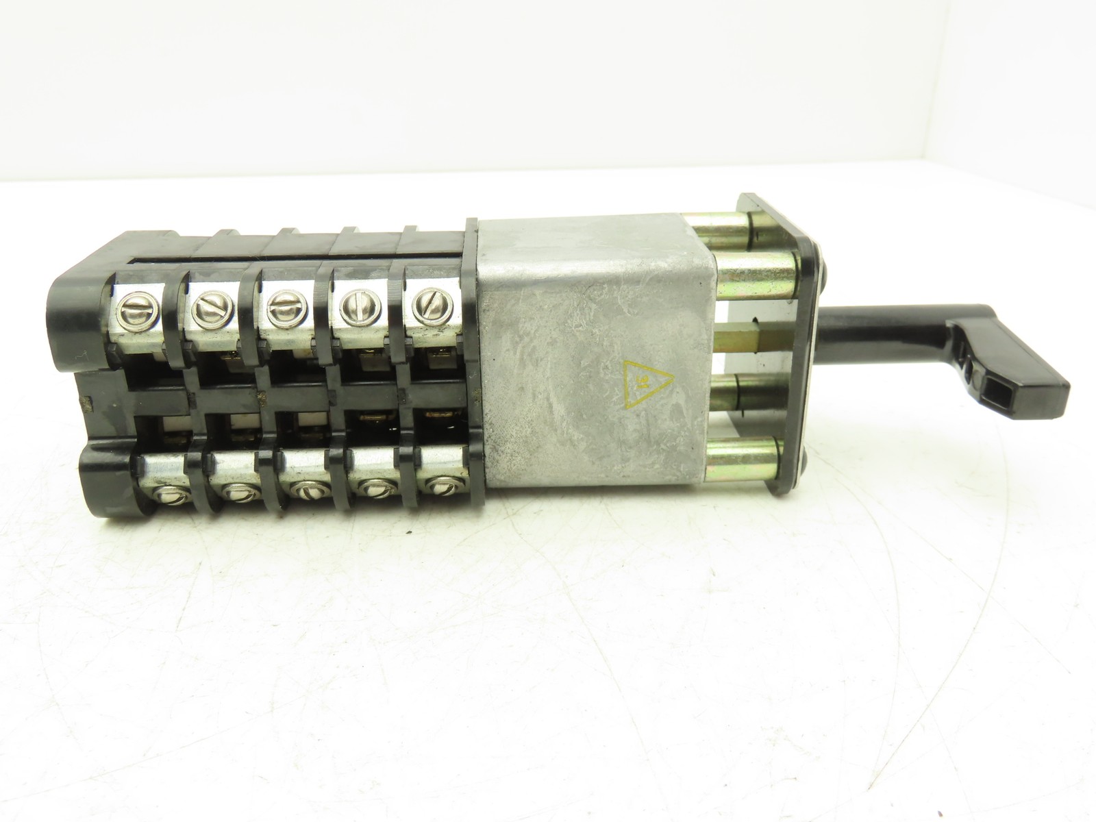 General Electric E4A32T1F1P1 SBM Switch Rotary Control 2 Position Stop/Start