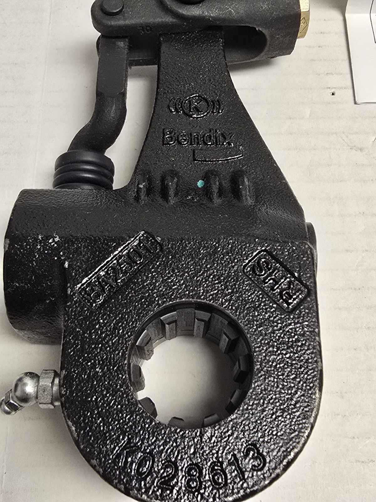 2 NOS Slack adjuster Automatic 10 Spline 6 in. arm Ref: Bendix 065172 / K041876
