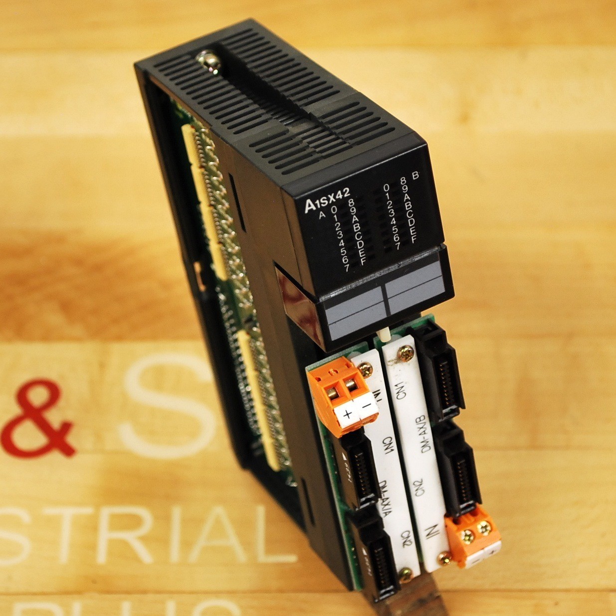 Mitsubishi A1SX42, 12-24vdc 2/5mA Input Unit With DM-AX/A Auxillary Connectors