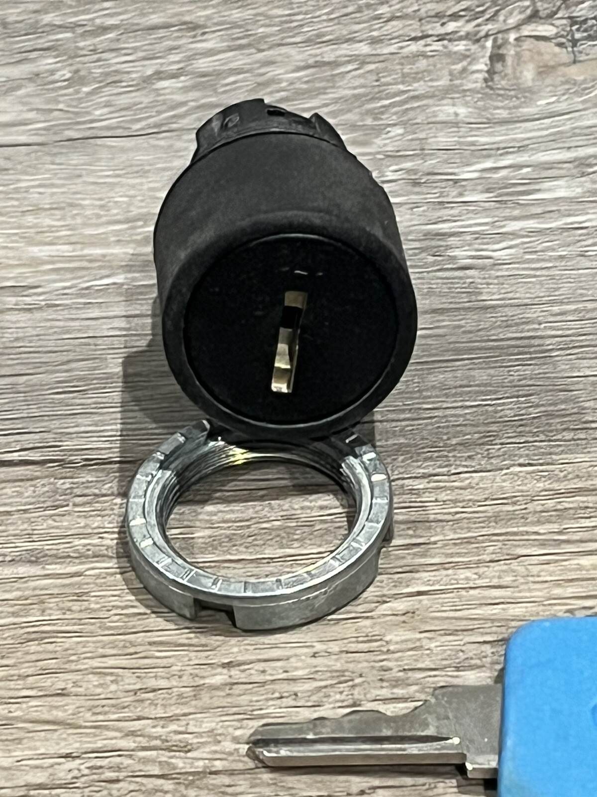 NEW General Electric P9XSCZOH38 C-2000 2-Position Keyed Selector Switch