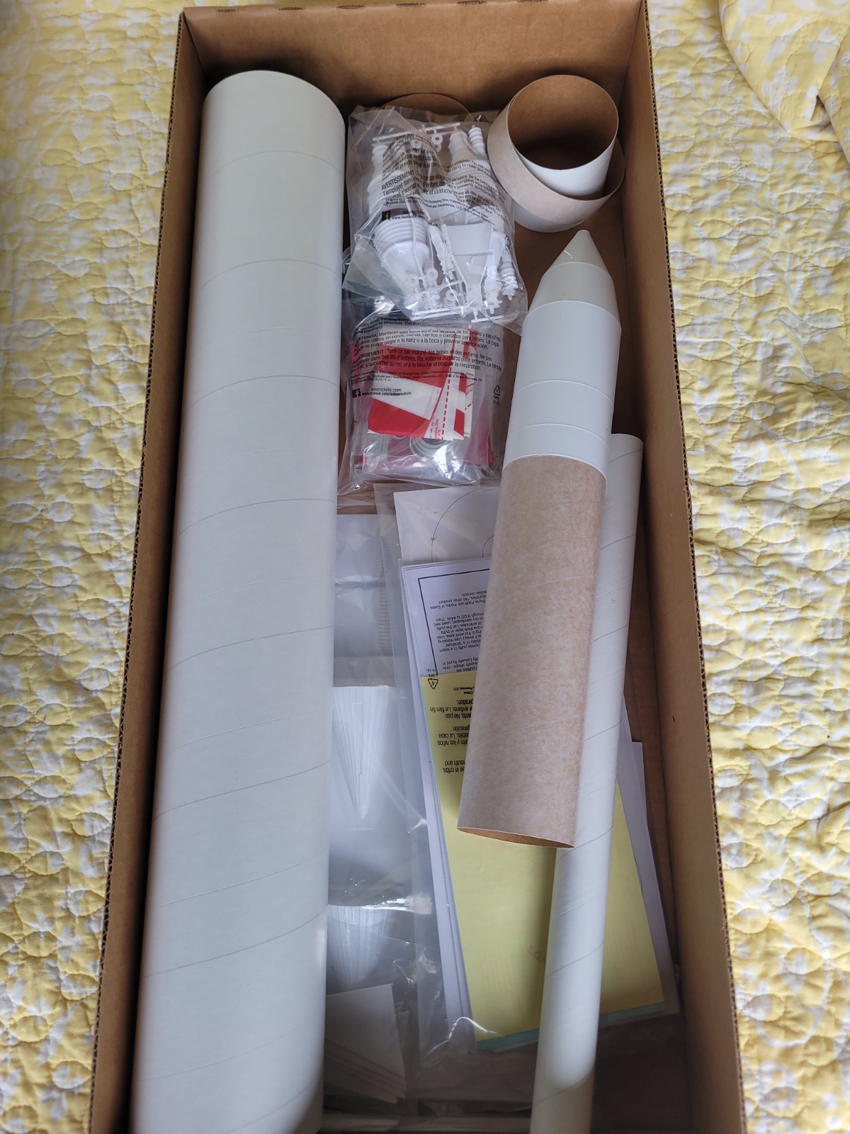 ESTES #1973 SKYLAB SATURN V FLYING MODEL ROCKET KIT 1:100 SCALE