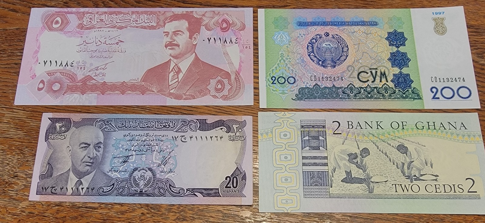 4 WORLD BANK NOTES    T-BAG I,C,A,G