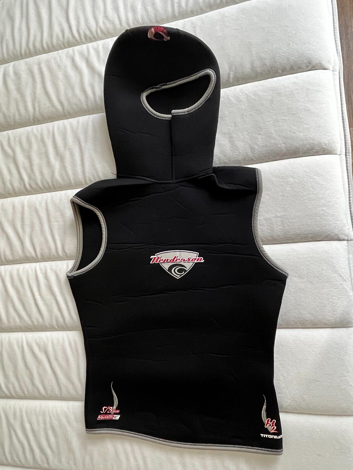 Henderson Aquaskin 3mm Titanium H2  Hooded Vest wth Flow Vent SM