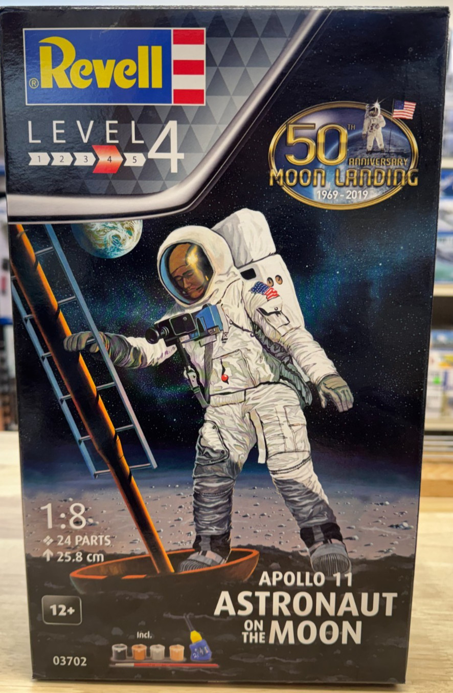 Revell 1/8 Apollo 11 Astronaut on the Moon Model Kit 3702