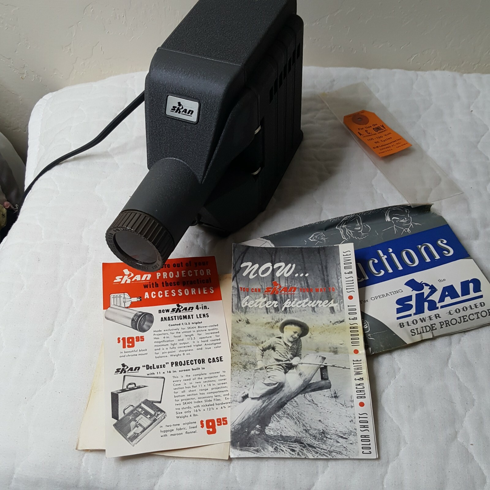 Vintage Skan Projector For 2" Slides Blower Cooled Model SP-200A GM Labs USA