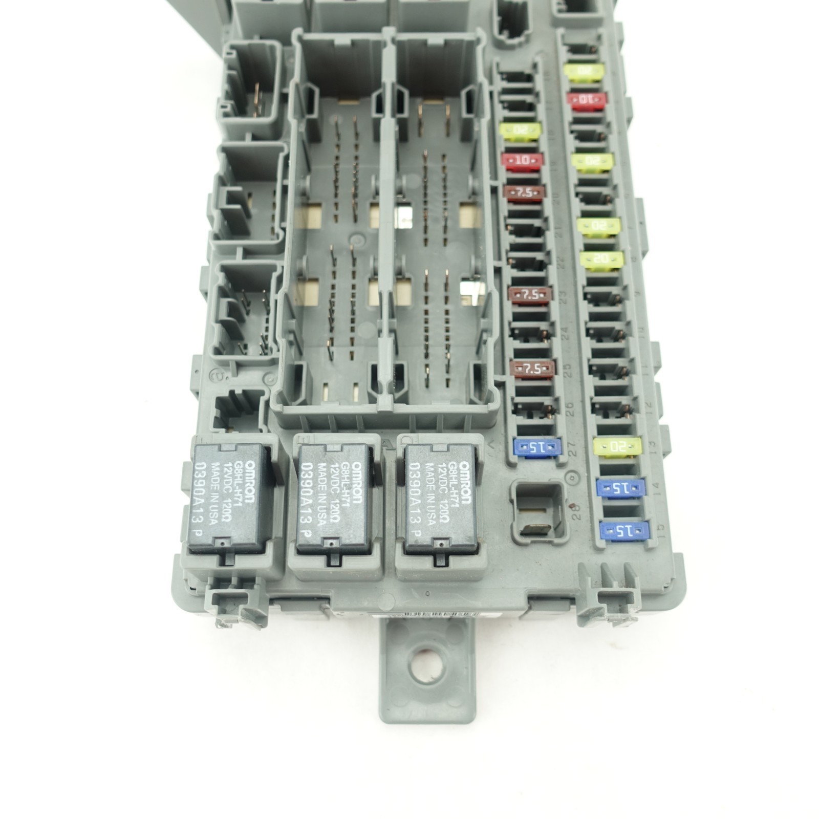 2011 2012 Honda Odyssey Passenger Dash Fuse Junction BCM Body Control Module Box