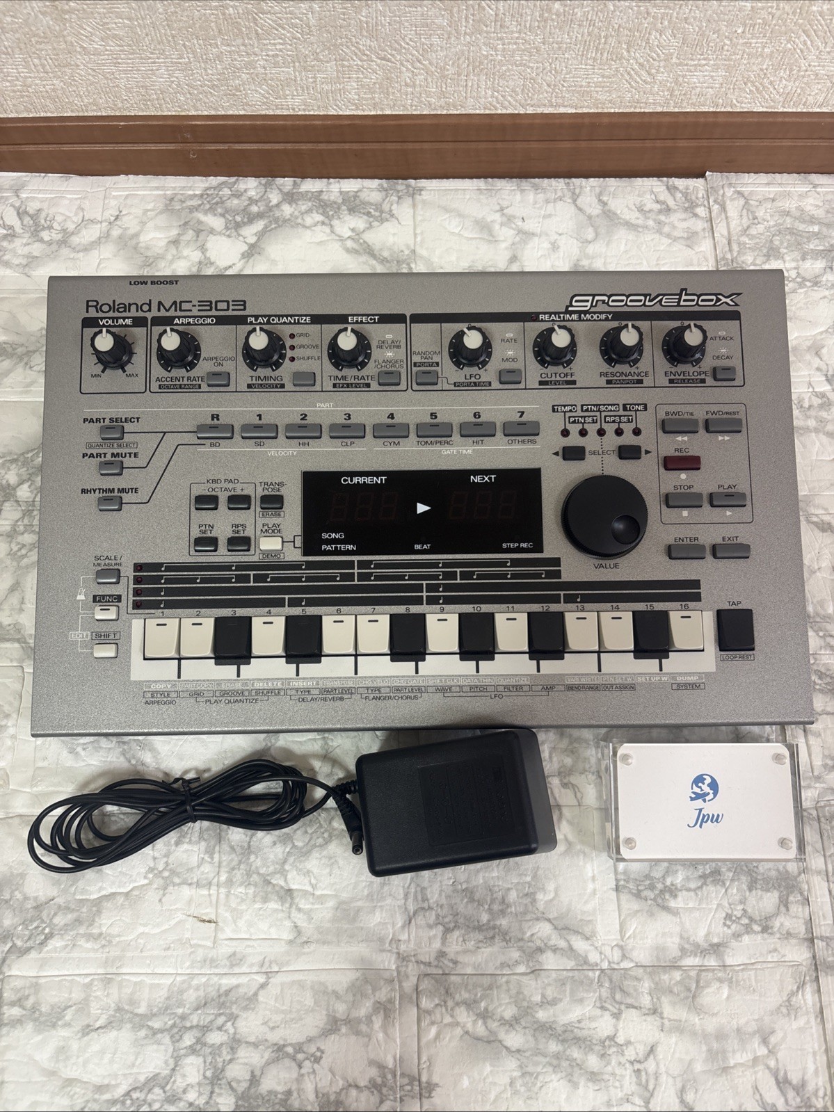 Roland MC-303 Groovebox Drum Machine Sequencer Vintage MIJ Synth Japan