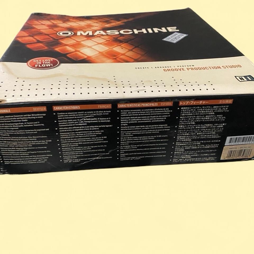 Native Instruments Maschine Sampler & Sequencer Controller, 16-Pad, Black