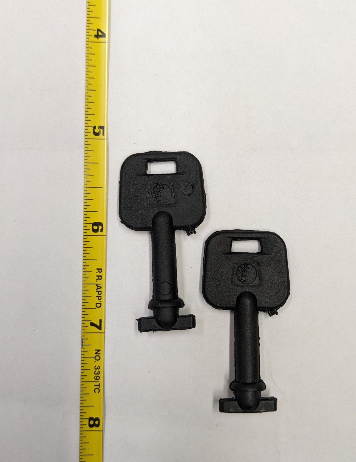 Merfin Dispenser Key for Paper Towel & Toilet Tissue Dispensers - (2/pk.)