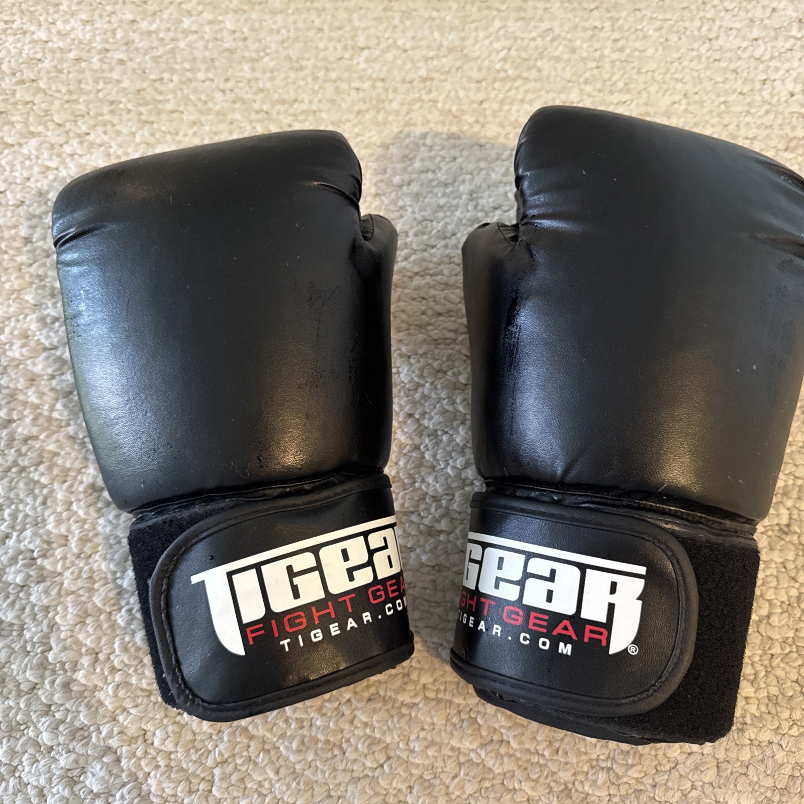 Tigear Fight Gear Boxing Gloves L/X . Beautiful condition