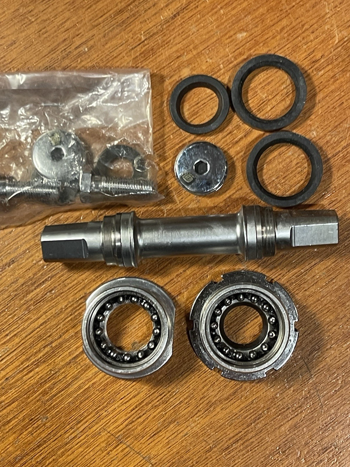 Suntour NOS Bottom Bracket Microlite BB-SL10-E WTB Grease Guard