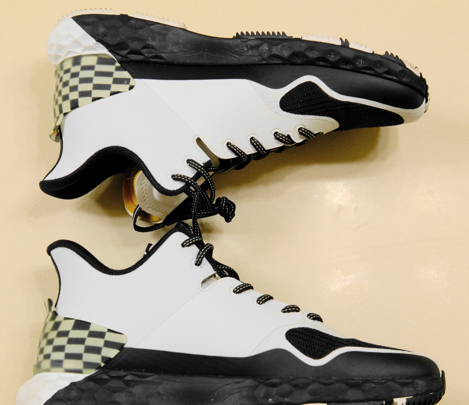 G/Fore GFORE Men's 10 MG4+ Mid Top Golf Shoe Black And White Spikeless